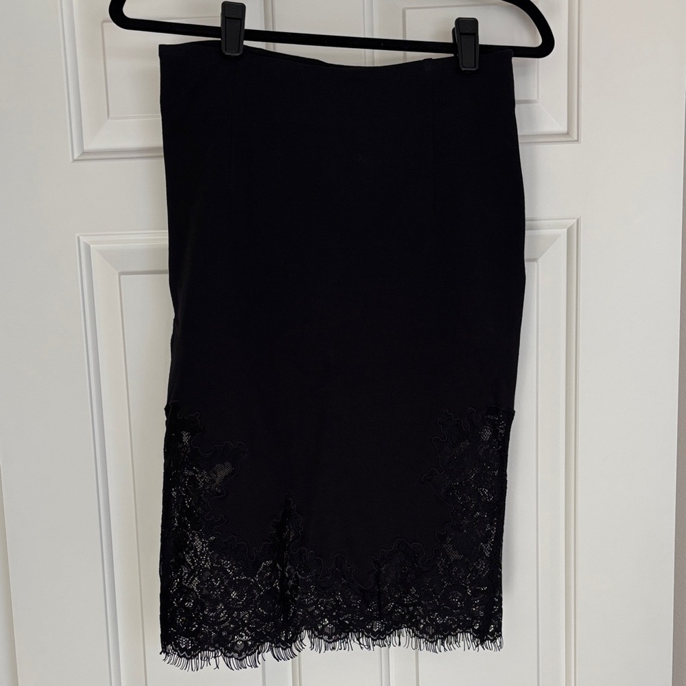 ✏️ 🖤 Victoria's Secret Black Pencil Skirt with Lace size 4